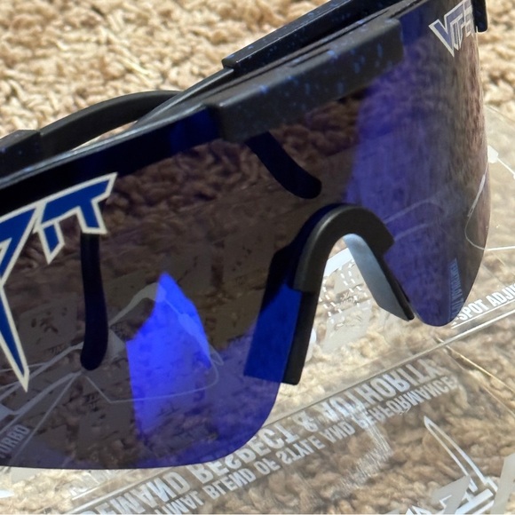 NWT Pit Viper Polarized Sunglasses Blue Lens Black Frame Blue Splatter - Picture 2 of 8